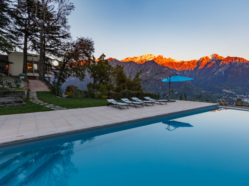 VPB_Pool with flaming mountains