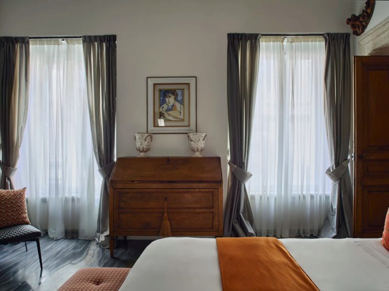 imgi_33_penthouse.bedroom